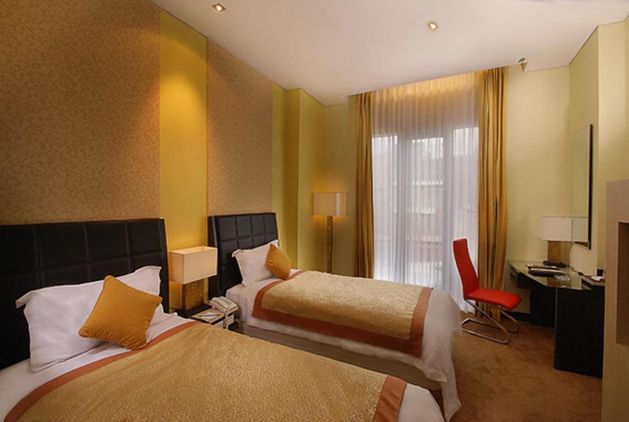 Golden Flower By Kagum Hotels Бандунг Экстерьер фото