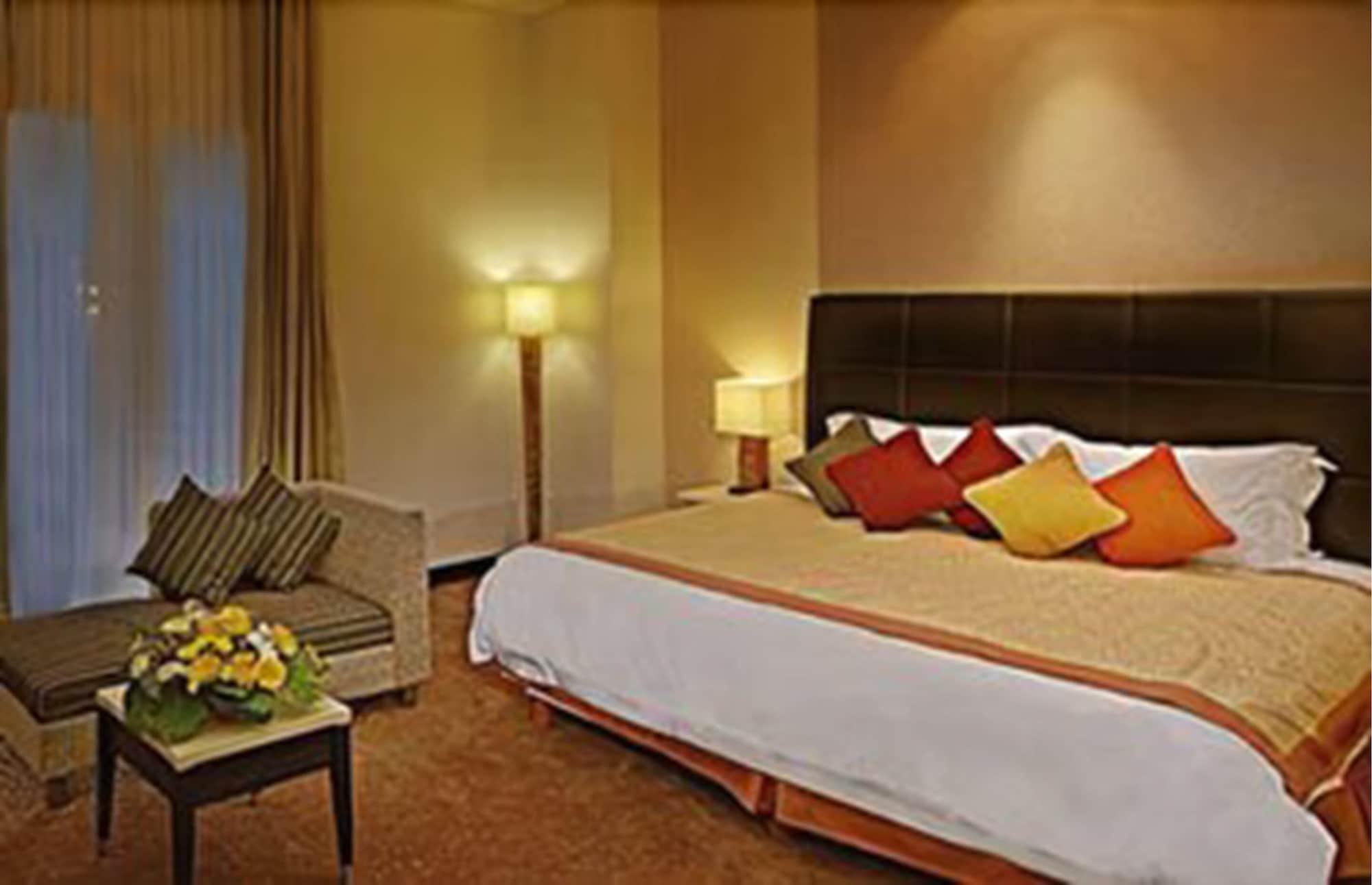 Golden Flower By Kagum Hotels Бандунг Экстерьер фото