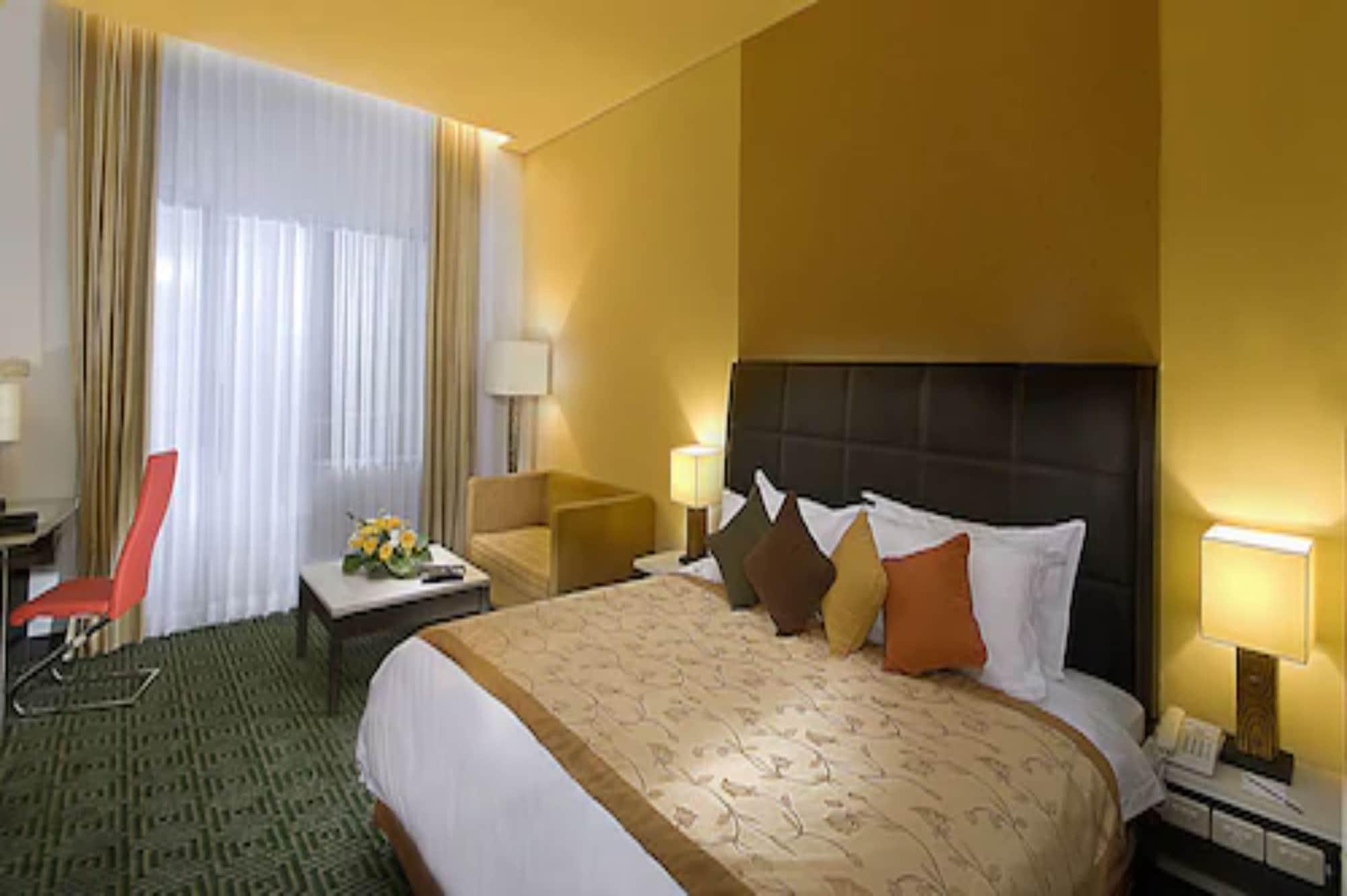 Golden Flower By Kagum Hotels Бандунг Экстерьер фото