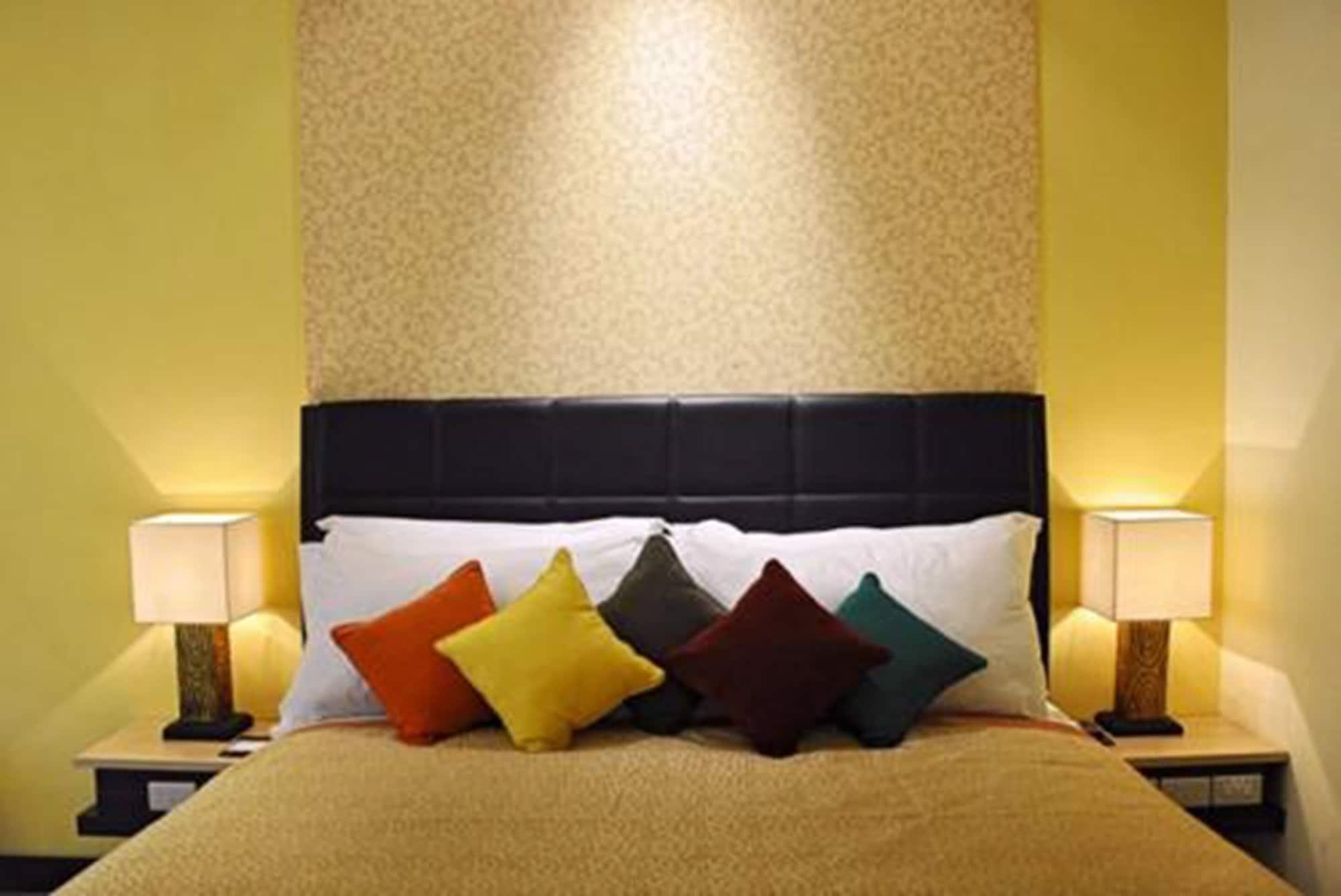 Golden Flower By Kagum Hotels Бандунг Экстерьер фото