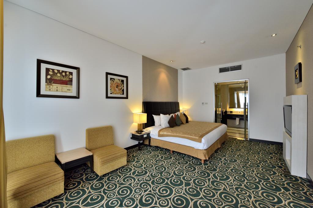 Golden Flower By Kagum Hotels Бандунг Экстерьер фото