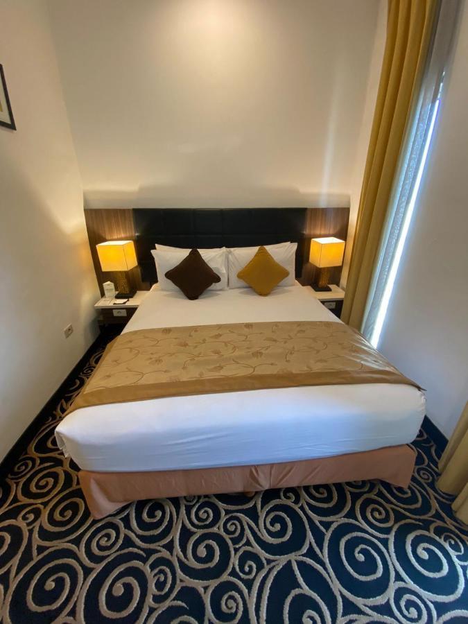 Golden Flower By Kagum Hotels Бандунг Экстерьер фото