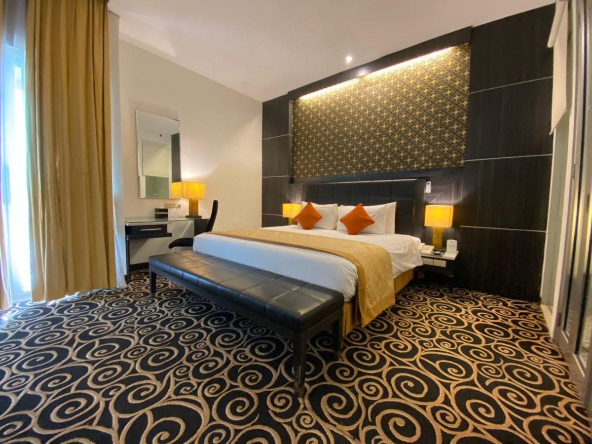 Golden Flower By Kagum Hotels Бандунг Экстерьер фото